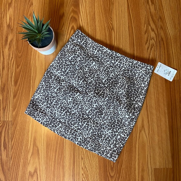 Free People NWT Modern Femme Leopard Mini Skirt Sz. 6 - Picture 4 of 9